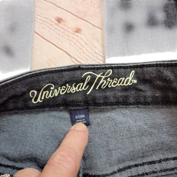 Universal Threads black jeans 6/28R - Picture 4 of 5